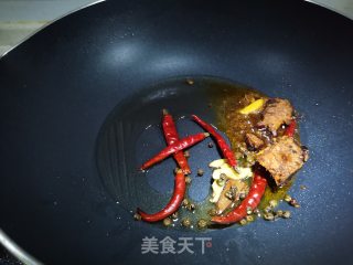 花甲魔芋烧虾尾步骤3 花甲魔芋烧虾尾步骤3