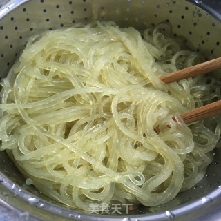 青椒粉条炒豆芽步骤5 青椒粉条炒豆芽步骤5