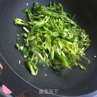青椒粉条炒豆芽步骤9 青椒粉条炒豆芽步骤9