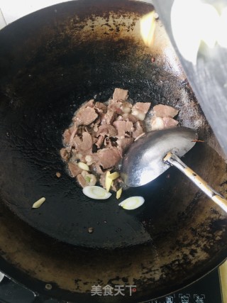 青椒洋葱炒羊肉步骤4