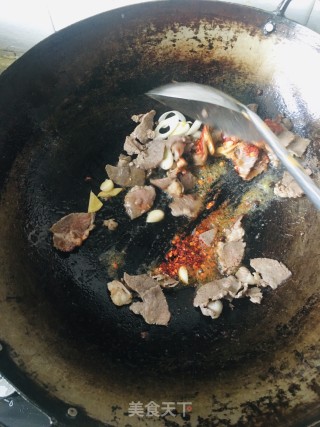青椒洋葱炒羊肉步骤6