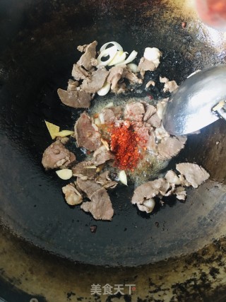 青椒洋葱炒羊肉步骤5