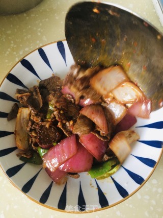 青椒洋葱炒羊肉步骤10