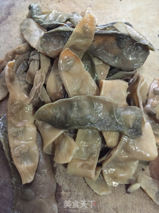 干扁豆炒腊肠步骤3