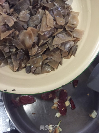 干扁豆炒腊肠步骤7