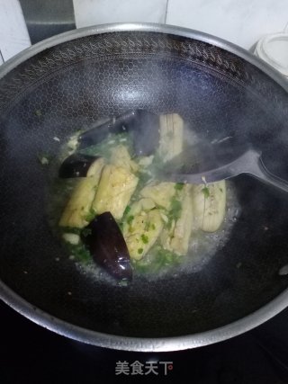 青椒油焖茄子步骤5