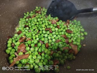 辣鸡炒豌豆步骤6