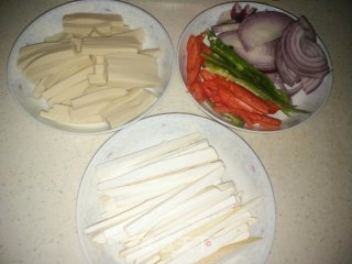 杏鲍菇炒千叶豆腐步骤2