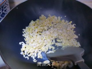 酸菜肉末炒小笋步骤2