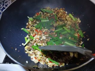 酸菜肉末炒小笋步骤11