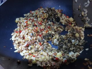 酸菜肉末炒小笋步骤10