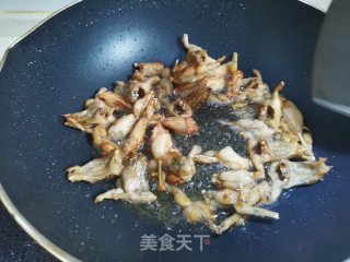 爆炒青蛙步骤4