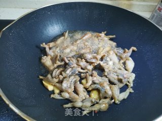 爆炒青蛙步骤3