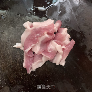 青瓜炒五花肉步骤1