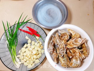 蒜蓉粉丝生蚝步骤1