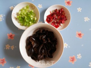 黑木耳炒绿豆芽步骤4