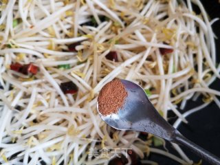 黑木耳炒绿豆芽步骤8