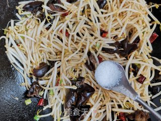 黑木耳炒绿豆芽步骤12