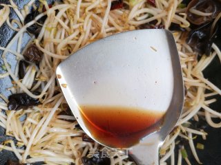 黑木耳炒绿豆芽步骤13