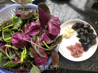 皮蛋苋菜煲步骤1