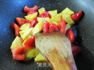 菠萝炒番茄步骤3