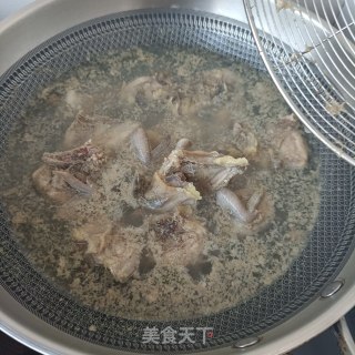 木耳薏米炖鹌鹑步骤6