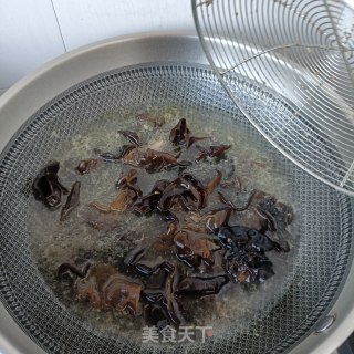 木耳薏米炖鹌鹑步骤10