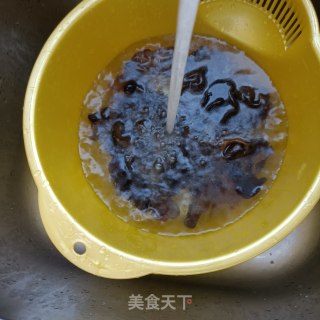 木耳薏米炖鹌鹑步骤12
