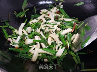 蒜苗炒豆干步骤5