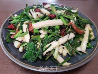 蒜苗炒豆干步骤7
