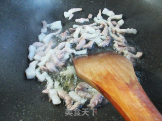 肉丝韭菜炒豆腐皮步骤3