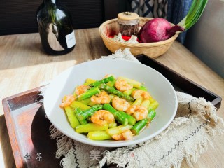 鲜嫩可口的芦笋炒虾仁步骤12