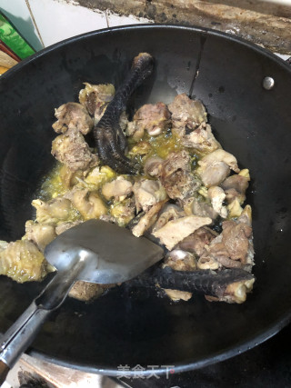 青椒烧鸡步骤2