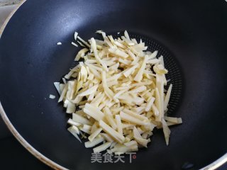 芥菜春笋炒蛋步骤5