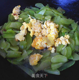蚝油鸡蛋炒笋片步骤8