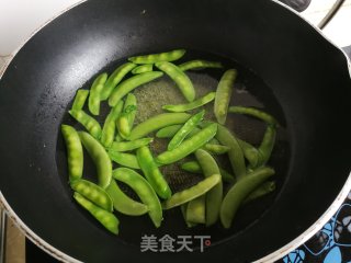 笋丝炒荷兰豆步骤3