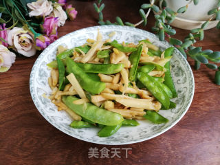 笋丝炒荷兰豆步骤6