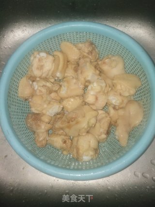 葱油焖鸡步骤2