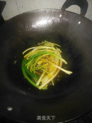 葱油焖鸡步骤3
