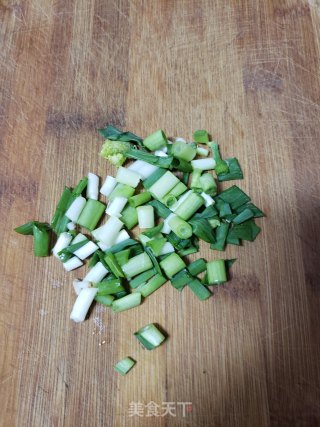 红萝卜炒黄豆芽步骤1