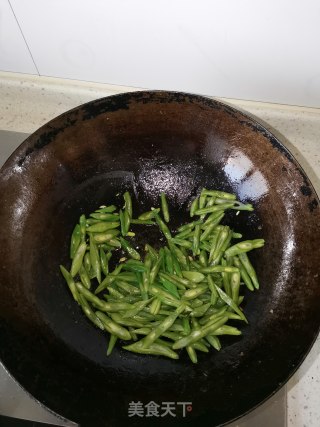 豆角炒鸡丝步骤5