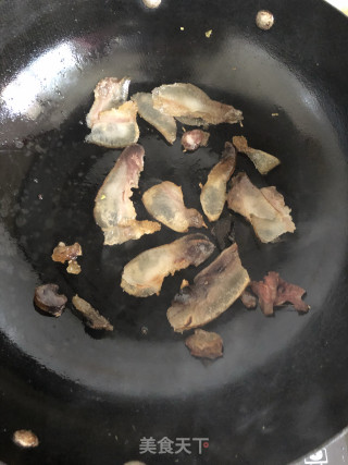 腊肉炒嫩南瓜步骤2