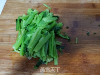 红萝卜炒菠菜杆步骤4