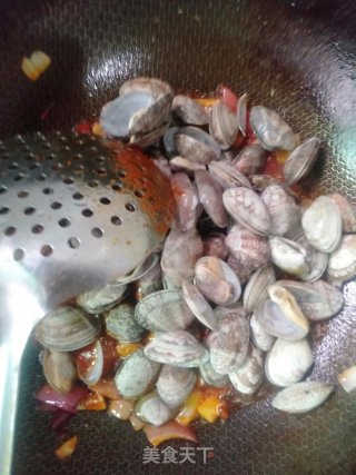 双椒爆花甲步骤6