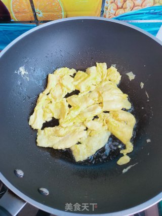 春韭菜炒鸡蛋步骤3