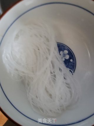 生蚝煮粉丝步骤2 生蚝煮粉丝步骤2