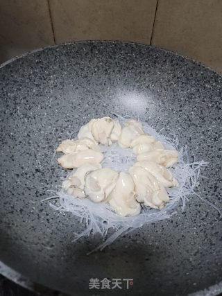 生蚝煮粉丝步骤4 生蚝煮粉丝步骤4