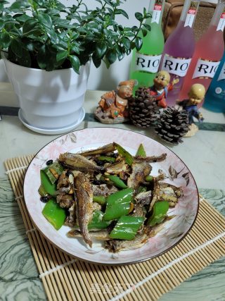 青椒豆鼓炒黄花鱼步骤11