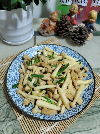 瘦肉炒白玉菇步骤12