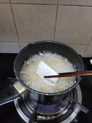 蒜子焖带鱼步骤5